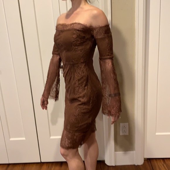 NWOT Lacey Dress - Picture 4 of 9